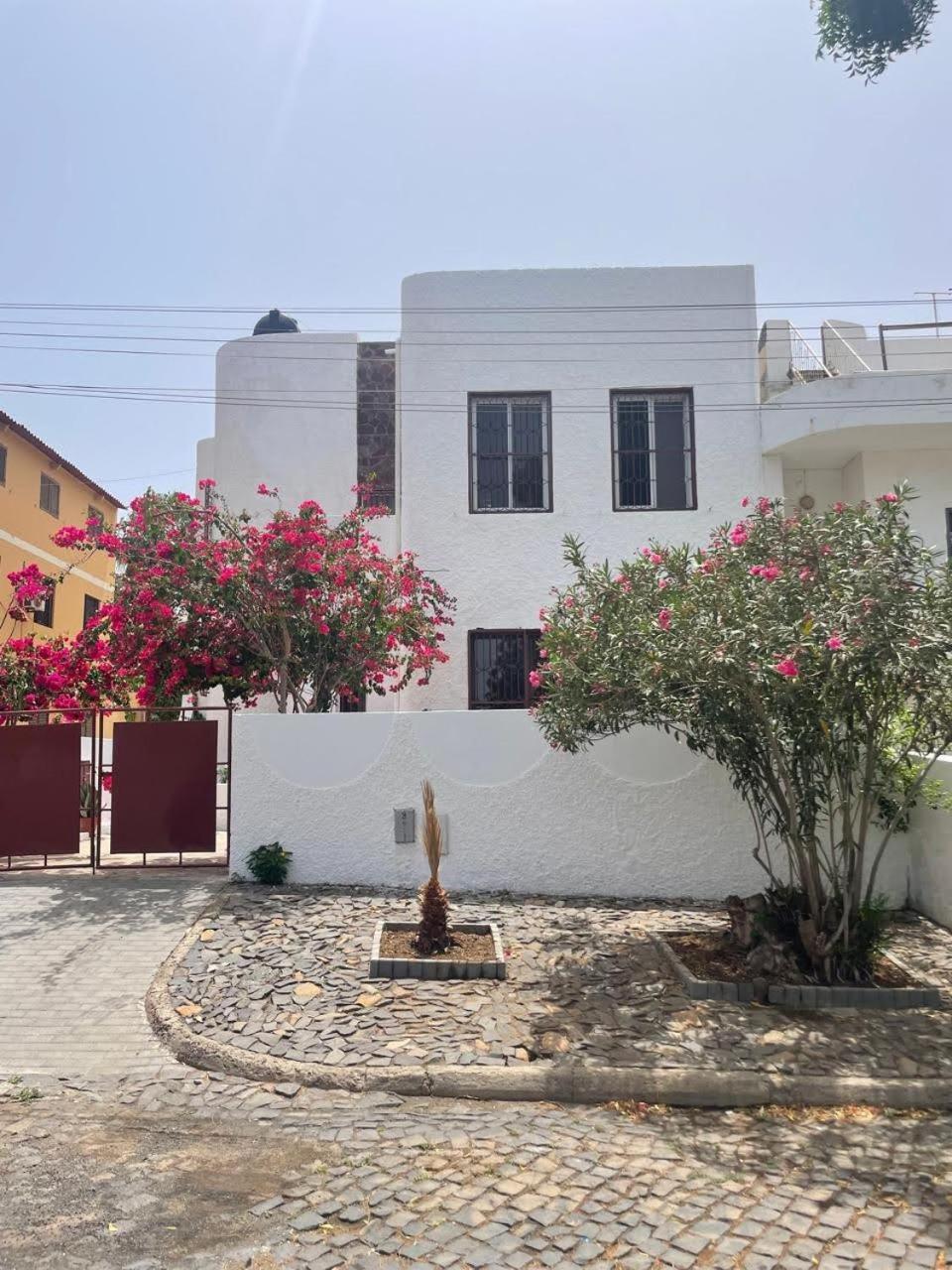 Casa Estrela - Sea & Art Guesthouse Praia Dış mekan fotoğraf